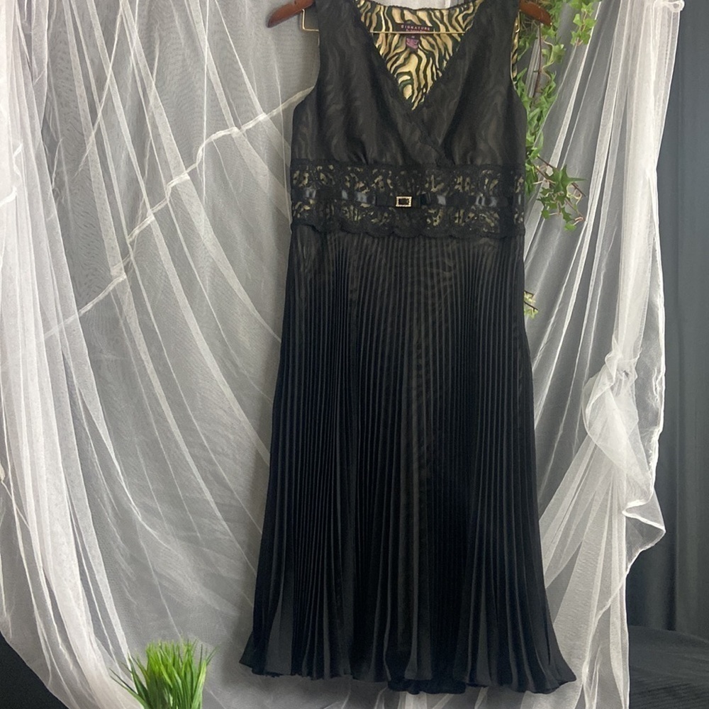 Signature by Robbie Bee Black Zebra Print Accordian Pleated Dress